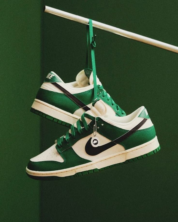 NIKE LOW DUNK